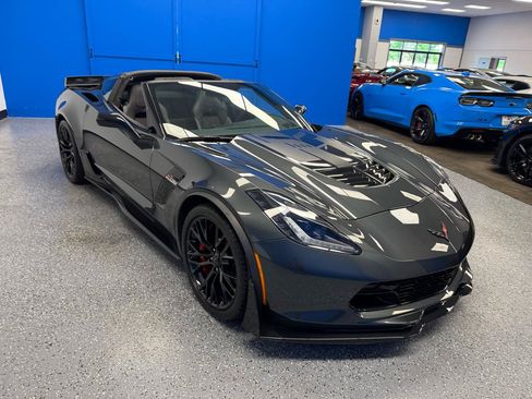 Used 2019 Chevrolet Corvette Z06 RWD image 3
