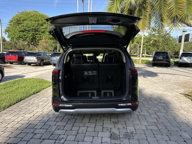 Used 2023 Kia Carnival EX w/ Paint Protection Package FWD image 28