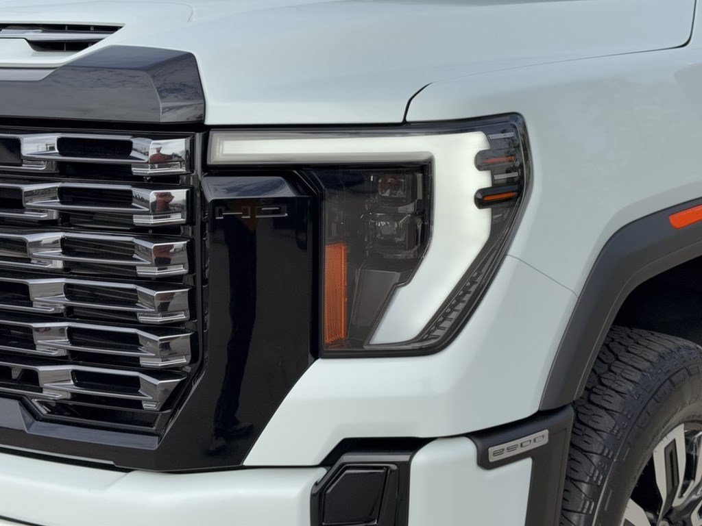 Used 2026 GMC Sierra 2500 Denali Ultimate AWD/4WD image 12