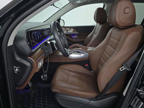 Used 2024 Mercedes-Benz GLS 580 4MATIC w/ Night Package image 6