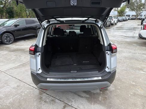Used 2023 Nissan Rogue SV image 32