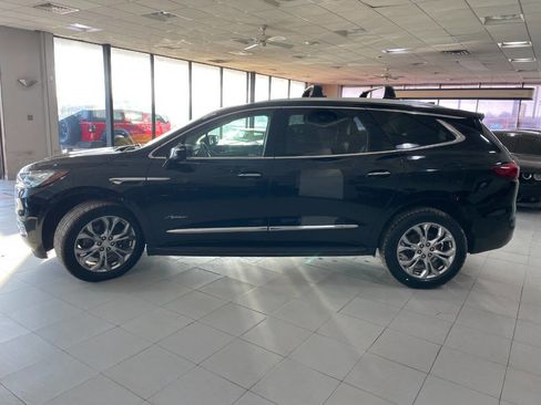 Used 2018 Buick Enclave Avenir w/ Avenir Technology Package image 4