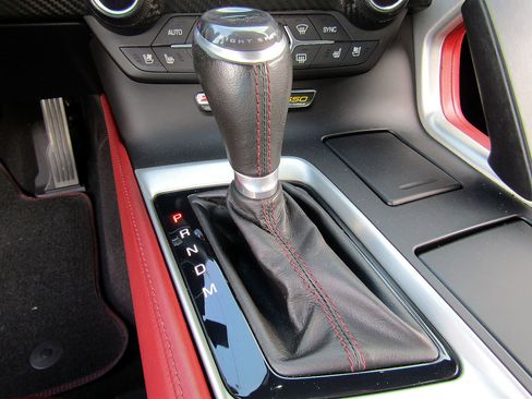 Used 2016 Chevrolet Corvette Z06 w/ 3LZ Preferred Equipment Group image 17