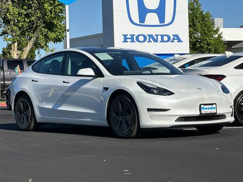 Used 2023 Tesla Model 3 Standard Range RWD image 5