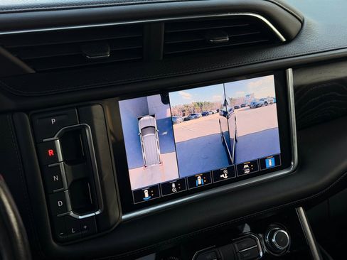 Used 2021 GMC Yukon XL Denali w/ Advanced Technology Package image 42