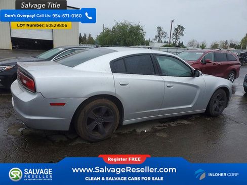 Used 2012 Dodge Charger SE RWD image 4
