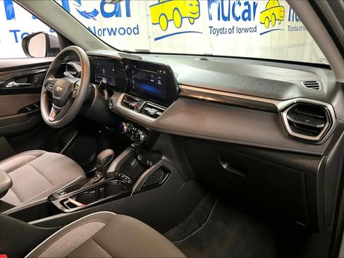 Used 2025 Chevrolet TrailBlazer LT image 14