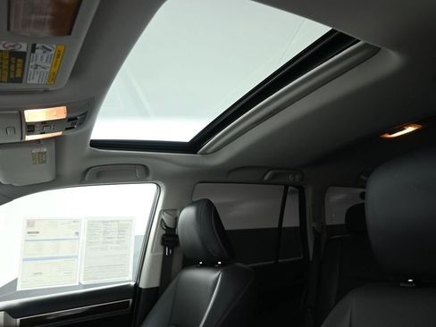 Used 2017 Lexus GX 460 w/ Navigation Package image 21