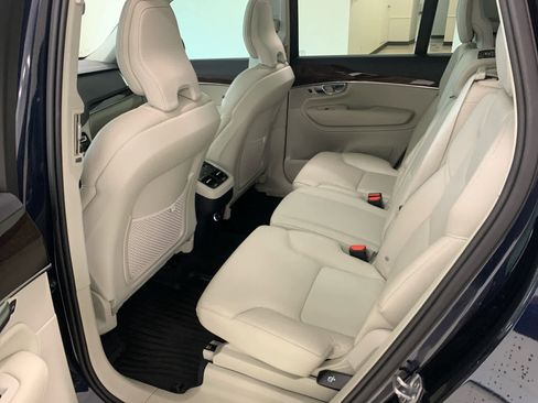 Used 2019 Volvo XC90 T6 Momentum w/ Advanced Package AWD/4WD image 16
