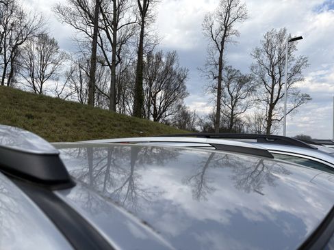 Used 2017 Toyota RAV4 LE image 9