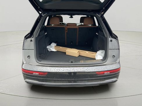 Used 2025 Audi Q5 2.0T Premium image 11
