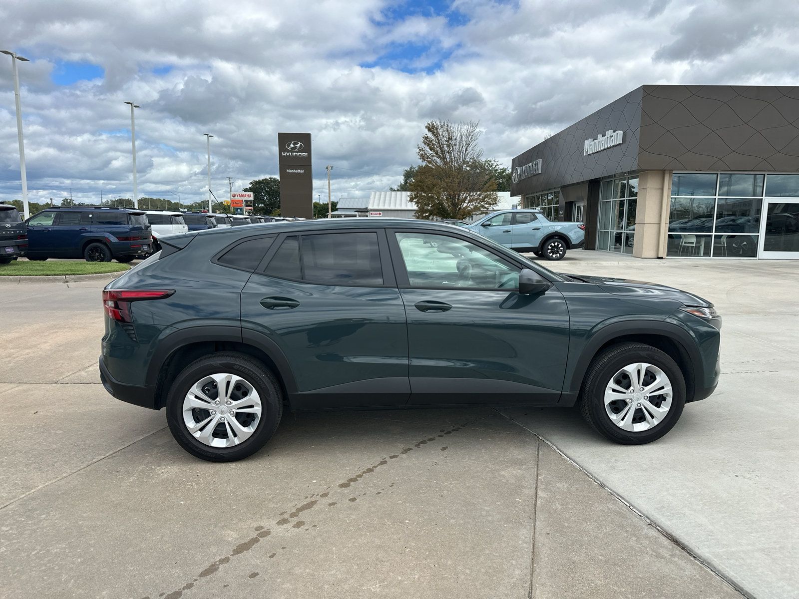 Used 2026 Chevrolet Trax LS FWD image 9