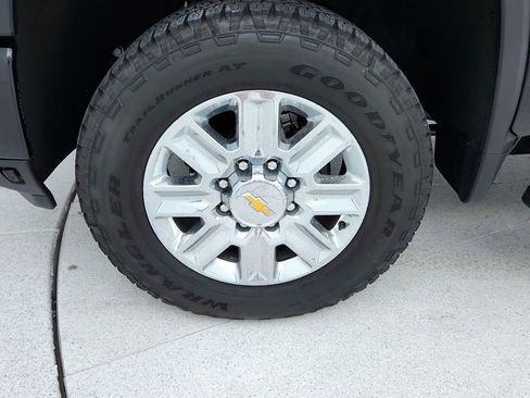 Used 2024 Chevrolet Silverado 2500 High Country w/ Technology Package AWD/4WD image 36