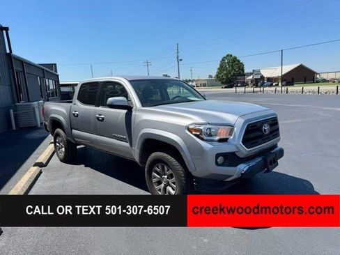 Used 2017 Toyota Tacoma SR5 w/ Tow Package RWD image 2