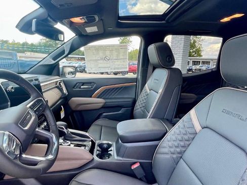 New 2026 GMC Canyon Denali image 15