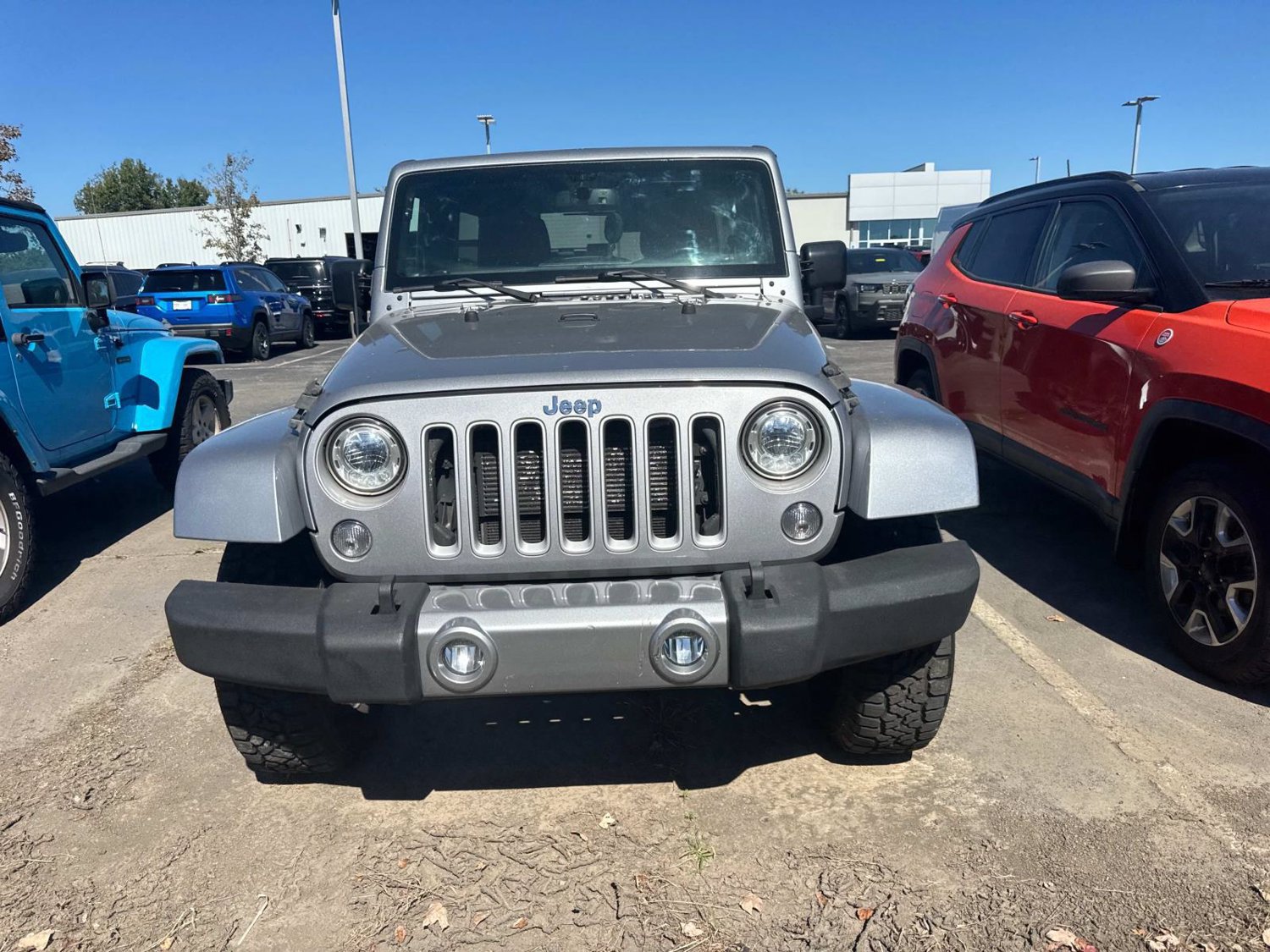 Used 2017 Jeep Wrangler Unlimited Sahara w/ Connectivity Group AWD/4WD image 7