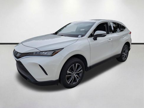 Used 2022 Toyota Venza LE AWD/4WD image 8