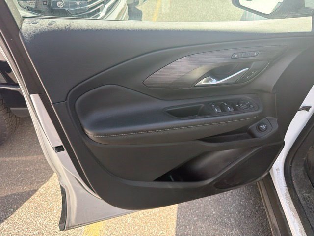 Used 2024 GMC Terrain SLT w/ LPO, Floor Liner Package AWD/4WD image 9