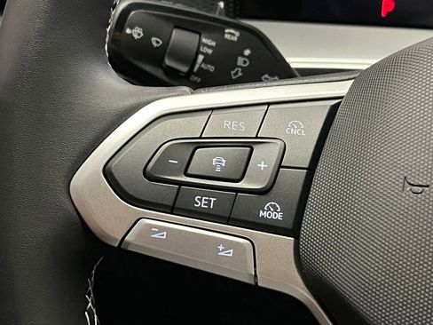 New 2025 Volkswagen Tiguan SE image 26