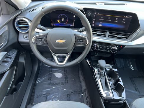 Used 2026 Chevrolet Trax LT w/ Driver Confidence Package FWD image 31