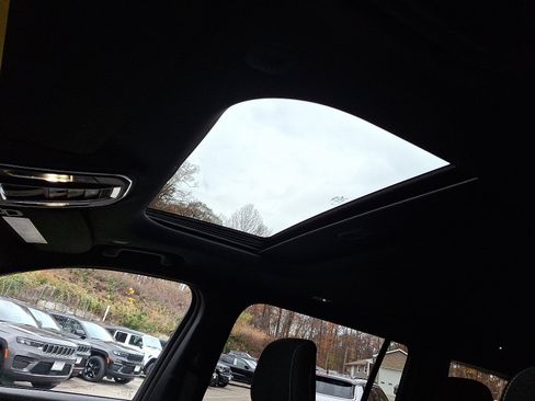 Certified 2024 Jeep Grand Cherokee L Laredo w/ Luxury Tech Group I image 16