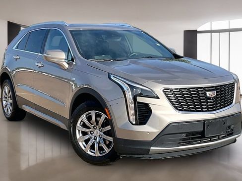Used 2022 Cadillac XT4 Premium Luxury w/ Enhanced Visibility Package FWD image 11