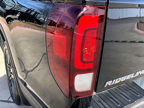 Used 2017 Honda Ridgeline Sport image 39