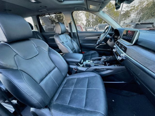 Certified 2022 Kia Telluride EX w/ EX Premium Package AWD/4WD image 29
