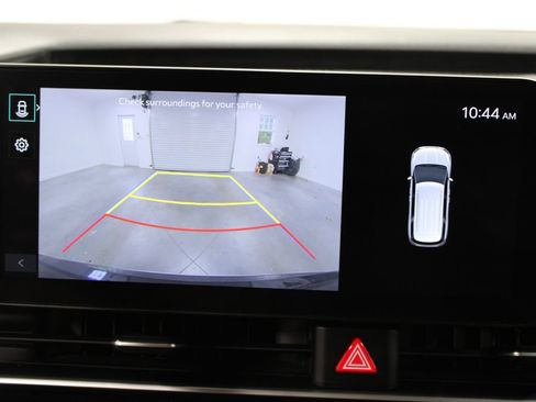 Used 2025 Kia Carnival FWD image 33