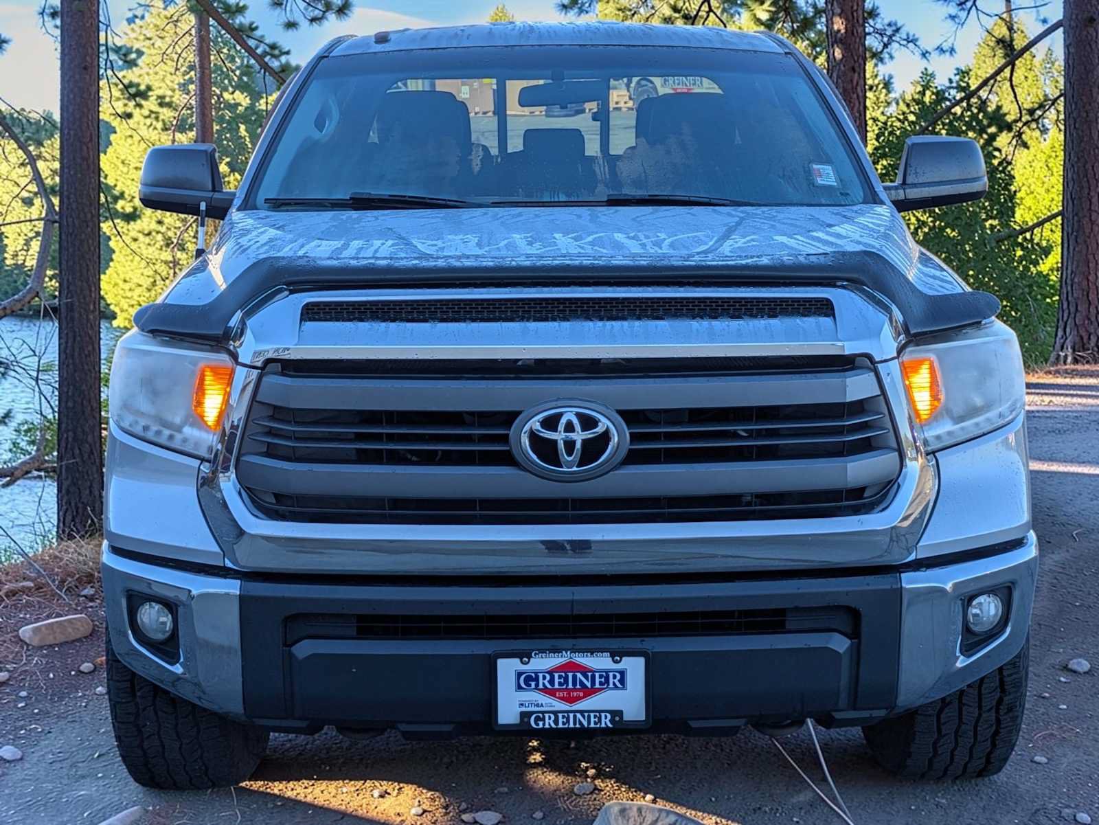 Used 2015 Toyota Tundra SR5 AWD/4WD image 9