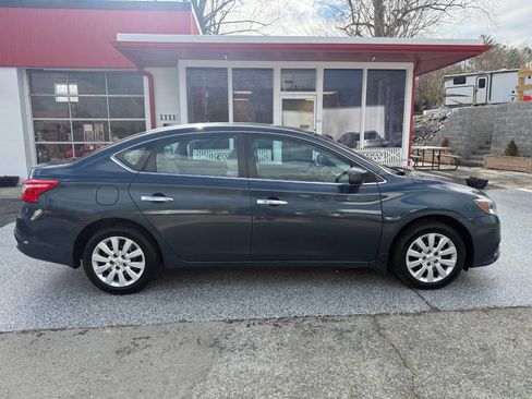 Used 2017 Nissan Sentra SV image 11