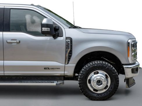 Used 2023 Ford F350 Lariat w/ FX4 Off-Road Package AWD/4WD image 7