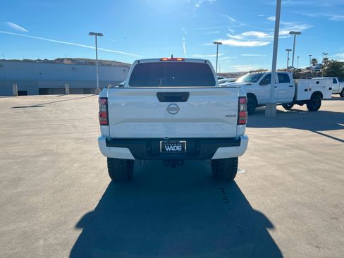 Used 2025 Nissan Frontier SV image 4