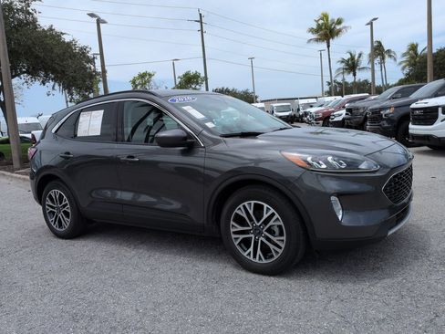 Used 2020 Ford Escape SEL FWD image 2