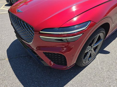 Used 2022 Genesis GV70 3.5T Sport w/ Sport Prestige Package AWD/4WD image 9