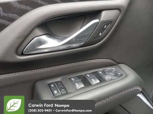 Used 2024 GMC Yukon Denali image 11