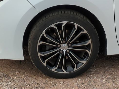 Used 2015 Toyota Corolla S image 11