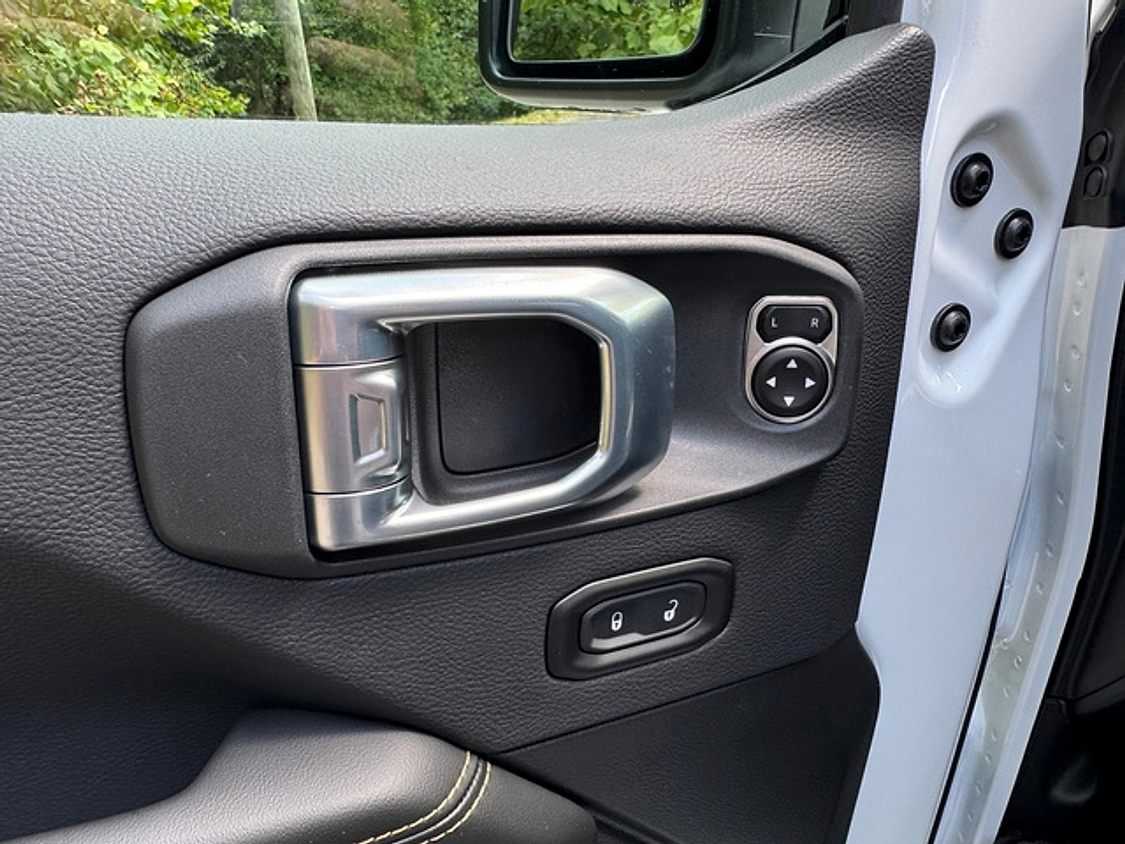 New 2026 Jeep Wrangler Unlimited Sahara AWD/4WD image 13