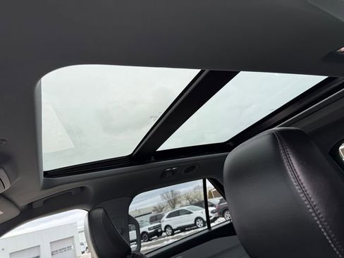 Certified 2022 Ford Explorer XLT w/ Equipment Group 202A AWD/4WD image 9