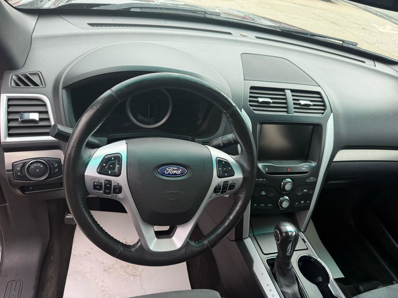 Used 2015 Ford Explorer XLT w/ Equipment Group 202B AWD/4WD image 20