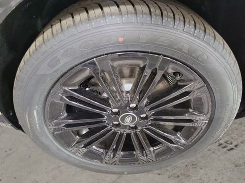 New 2026 Land Rover Range Rover Evoque Dynamic SE image 9