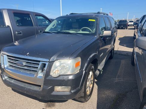 Used 2007 Ford Explorer XLT image 4