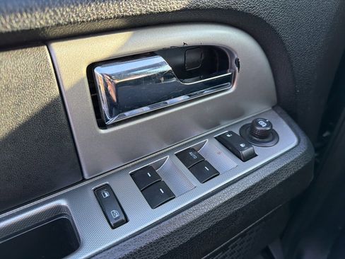 Used 2017 Ford Expedition EL XLT image 19