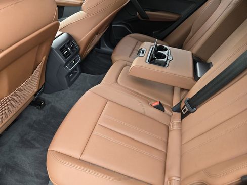 Certified 2025 Audi Q5 e Premium Plus AWD/4WD image 40