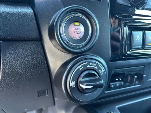 Used 2021 Nissan Titan PRO-4X w/ Pro-4x Convenience Package image 28