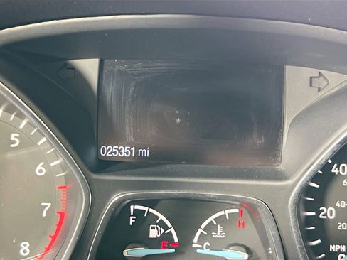 Used 2019 Ford Escape Titanium image 12