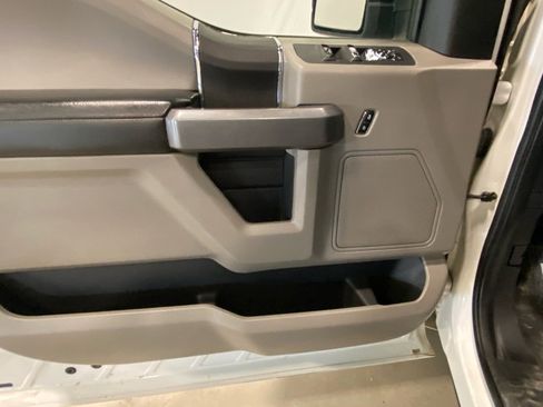 Used 2019 Ford F150 XLT w/ Heavy-Duty Payload Package image 19