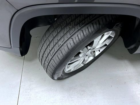 Used 2018 Jeep Cherokee Limited AWD/4WD image 23