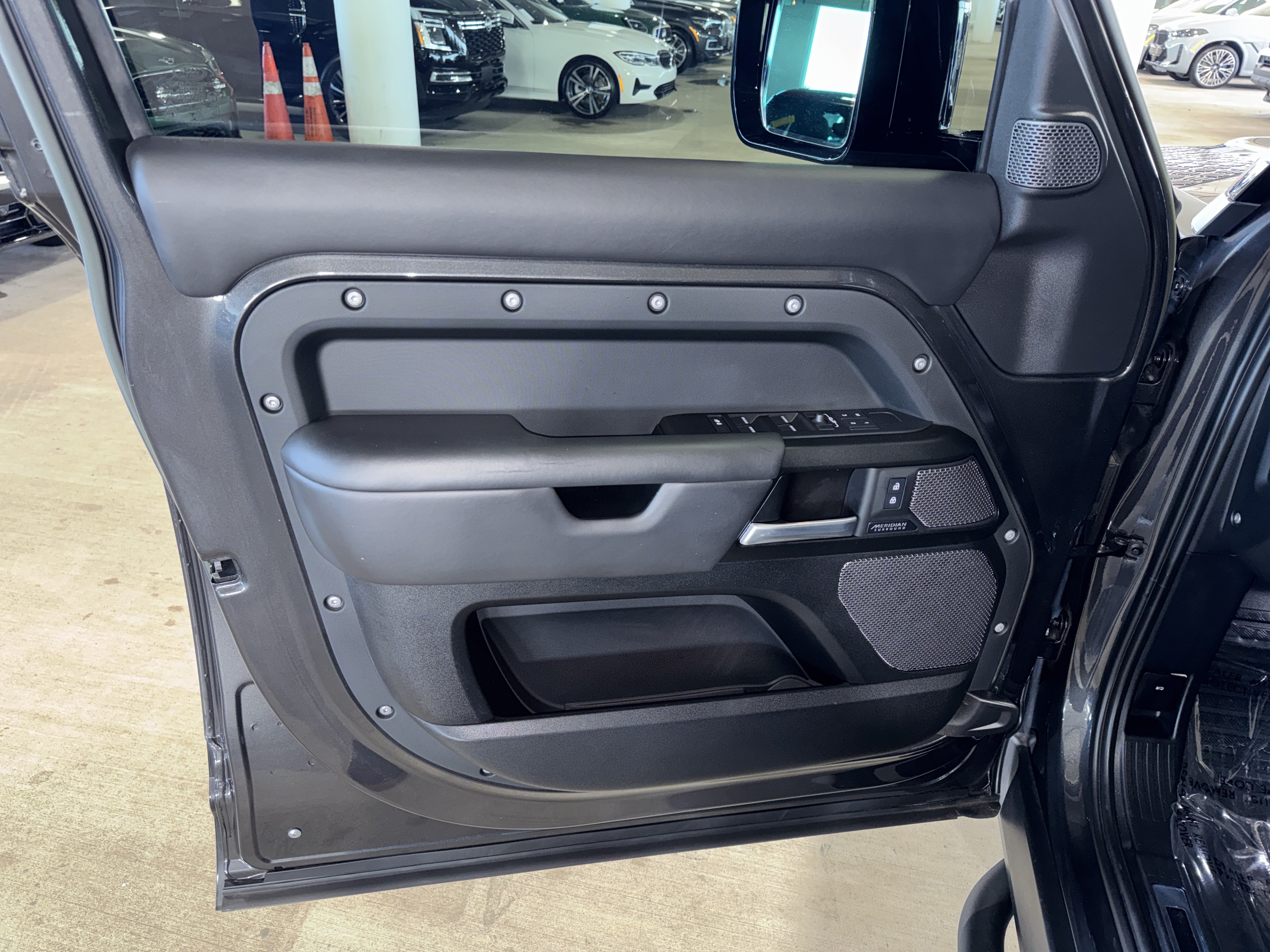 Used 2023 Land Rover Defender 110 V8 AWD/4WD image 16