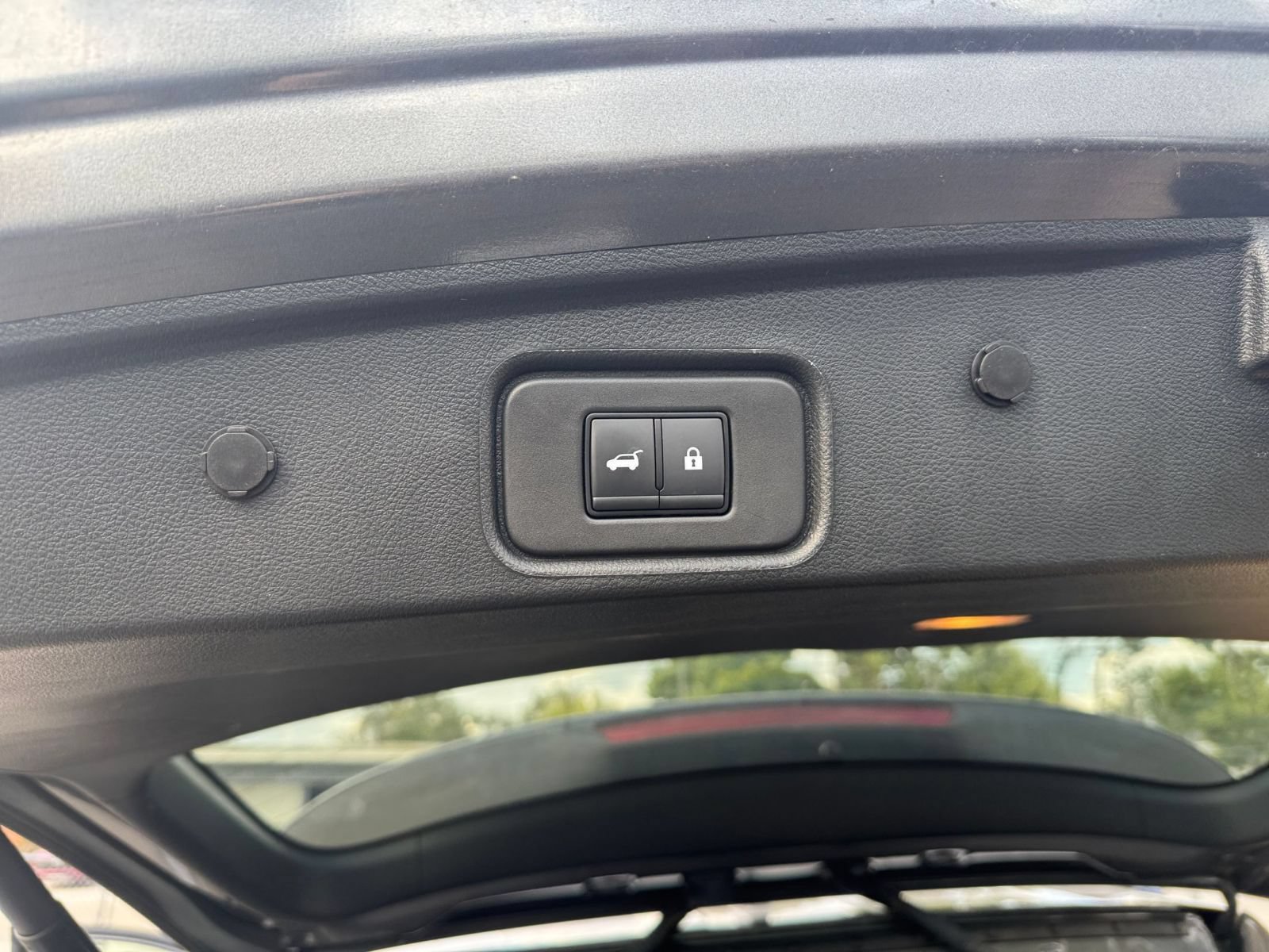 Used 2025 Nissan Pathfinder SV AWD/4WD image 22